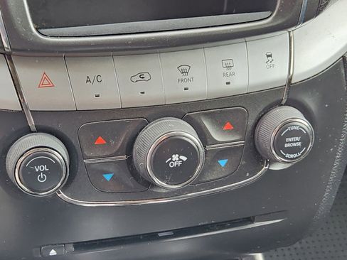 Used 2016 Dodge Journey SXT image 27