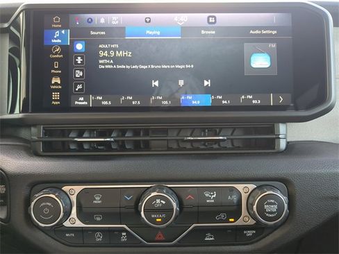 Used 2024 Jeep Wrangler Sport S image 23