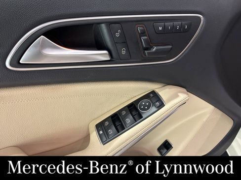 Used 2016 Mercedes-Benz GLA 250 4MATIC image 7