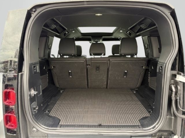 Used 2025 Land Rover Defender 110 S AWD/4WD image 43