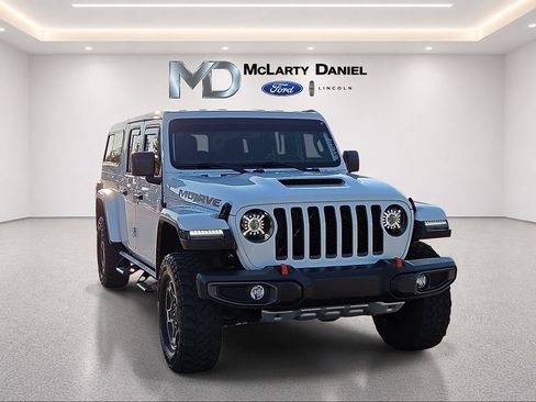 Used 2021 Jeep Gladiator Mojave AWD/4WD image 1