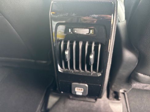 Used 2025 Jeep Compass Limited image 24