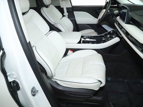 Used 2023 Lincoln Aviator Black Label w/ Jet Package image 36