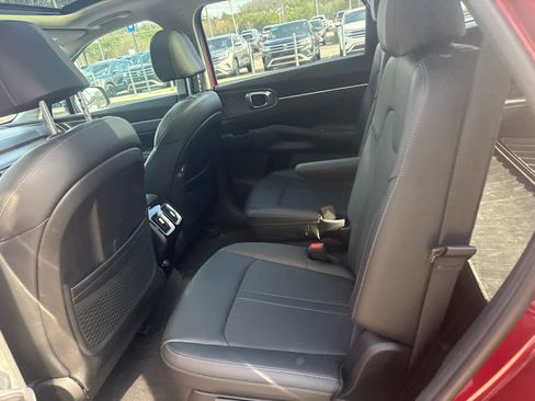 Used 2023 Kia Sorento SX image 22