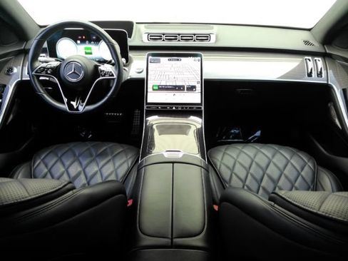 Used 2023 Mercedes-Benz S 580 4MATIC Sedan w/ AMG Line image 2