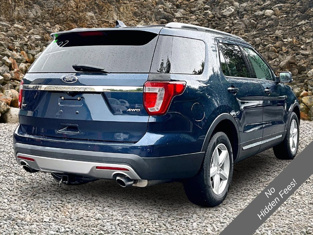 Used 2017 Ford Explorer XLT AWD/4WD image 2