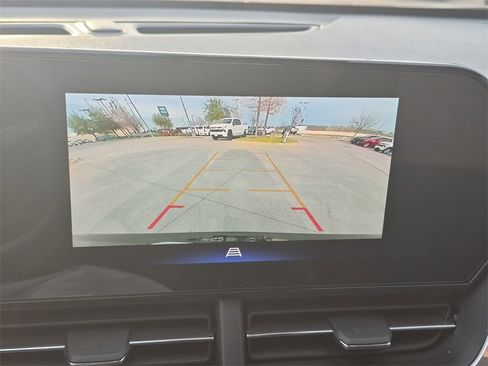 Used 2024 Chevrolet Trax LT image 17