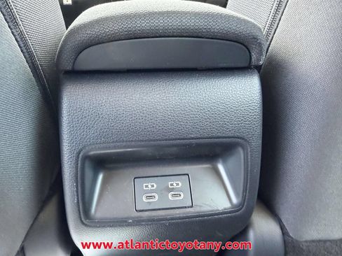 Used 2025 Toyota Corolla LE FWD image 17