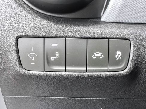 Used 2020 Hyundai Kona SEL AWD/4WD image 16