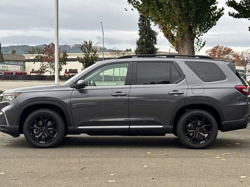 New 2025 Honda Pilot Touring image 7