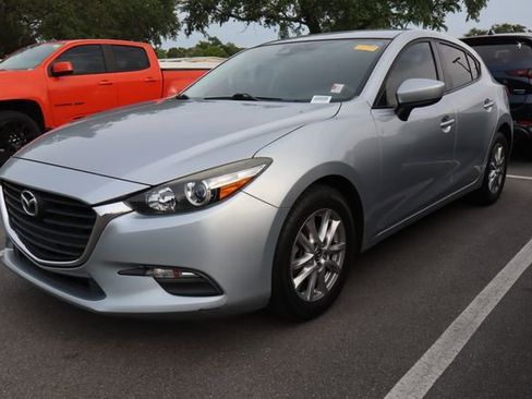 Used 2018 MAZDA MAZDA3 Sport FWD image 5