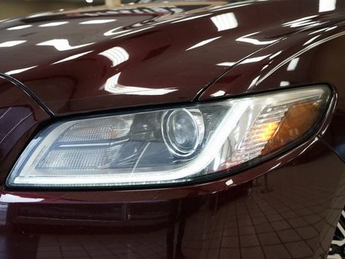 Used 2017 Lincoln Continental Reserve w/ Technology Package image 25