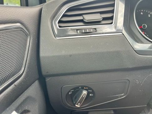 Used 2018 Volkswagen Tiguan SE w/ 18" Alloy Wheels Package AWD/4WD image 23