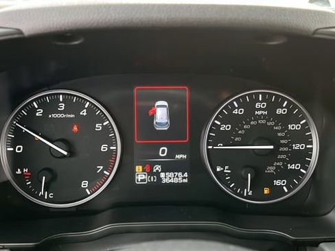 Used 2024 Subaru Crosstrek 2.0i Premium w/ Popular Package #4 image 6