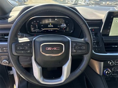 Used 2022 GMC Yukon XL SLT w/ SLT Premium Package image 28