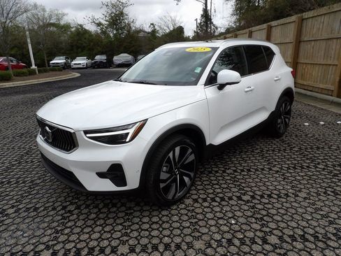 New 2025 Volvo XC40 B5 Plus w/ Protection Package Premier image 3