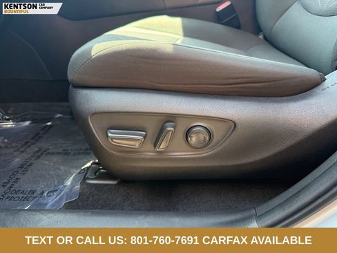 Used 2025 Toyota RAV4 XLE AWD/4WD image 29