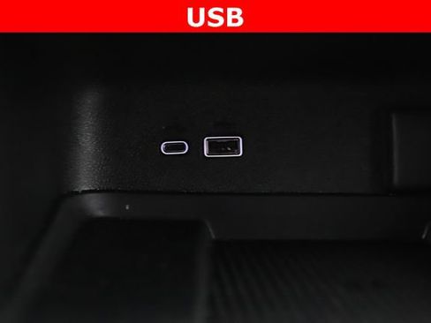 Used 2025 Chevrolet Traverse Z71 w/ LPO, Floor Liner Package AWD/4WD image 23