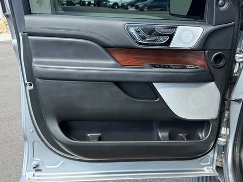 Used 2023 Lincoln Navigator Reserve AWD/4WD image 23