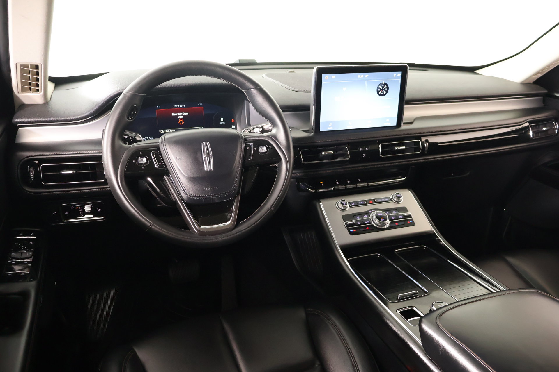 Used 2023 Lincoln Aviator 2WD image 2