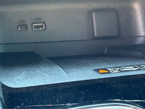 New 2026 Chevrolet Traverse RS image 40