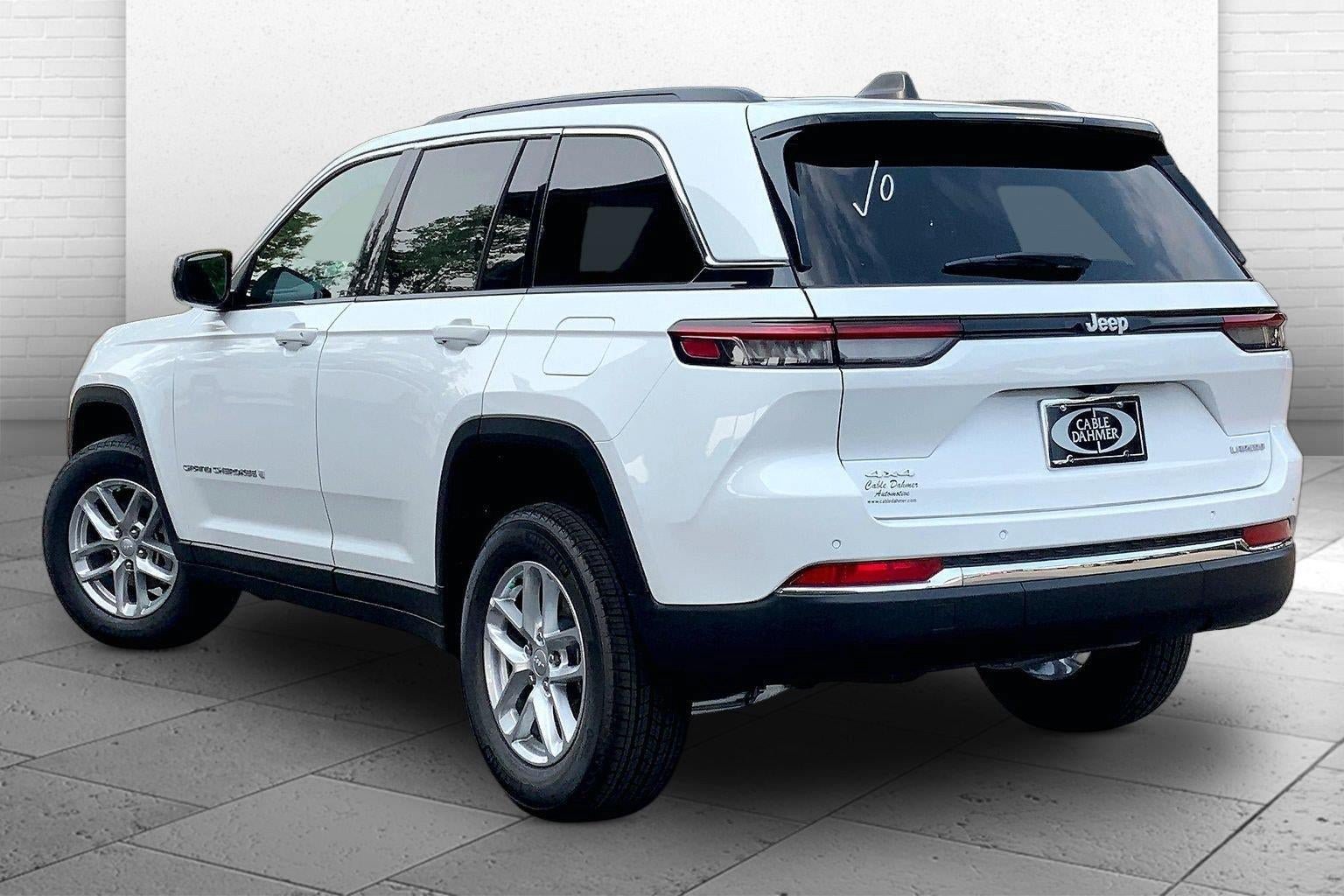 New 2026 Jeep Grand Cherokee Laredo AWD/4WD image 3