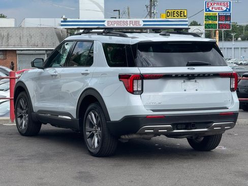 Used 2025 Ford Explorer Active w/ Active Comfort Package AWD/4WD image 14