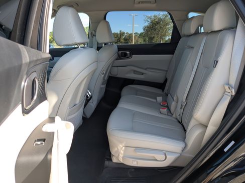 Certified 2025 Kia Sorento S image 16