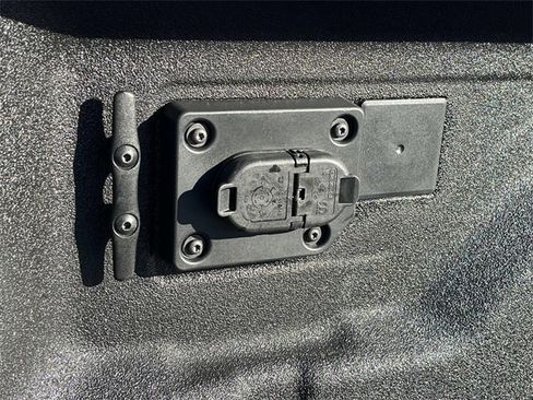 Used 2024 RAM 3500 Big Horn w/ Sport Appearance Package image 13