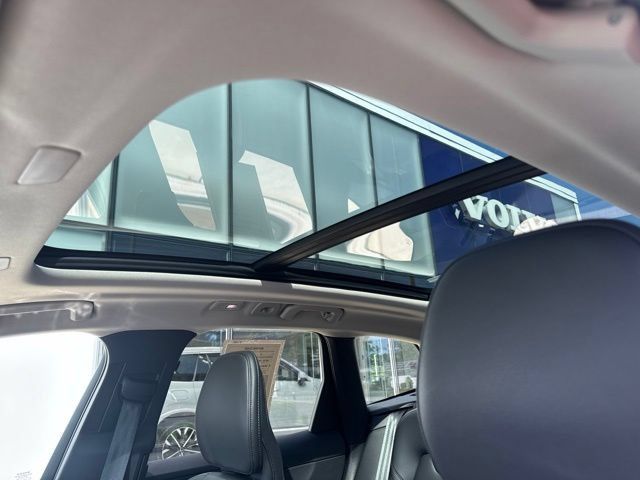 Certified 2024 Volvo XC60 B5 Core w/ Protection Package Premier AWD/4WD image 27