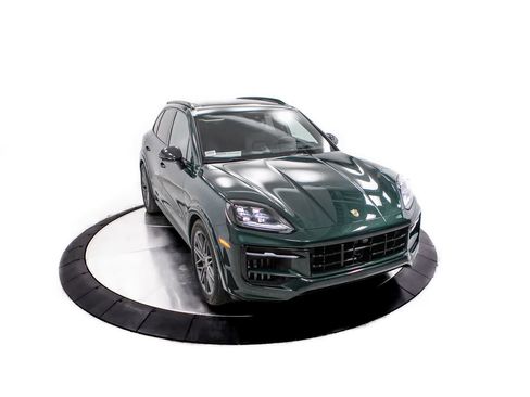 New 2025 Porsche Cayenne GTS image 22