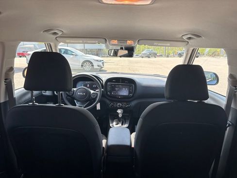 Used 2024 Kia Soul LX w/ Option Group 015 FWD image 13