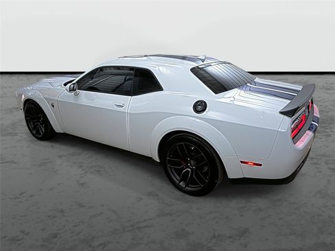 Used 2019 Dodge Challenger SRT Hellcat image 2