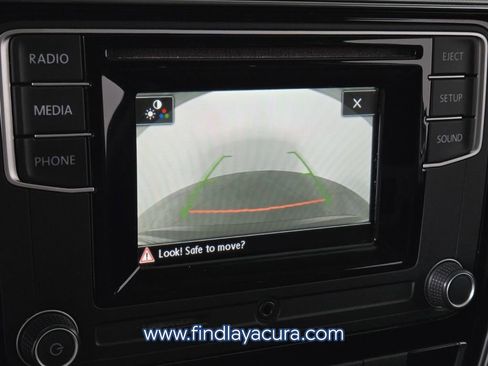 Used 2017 Volkswagen Passat 1.8T S image 21