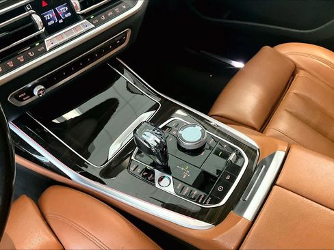 Used 2019 BMW X7 xDrive50i w/ Premium Package AWD/4WD image 14