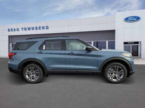 New 2026 Ford Explorer Active image 3
