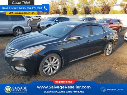 Used 2013 Hyundai Azera w/ Technology Pkg
