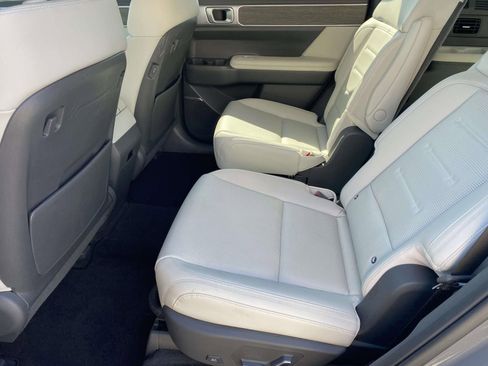 Used 2024 Hyundai Santa Fe Calligraphy image 11