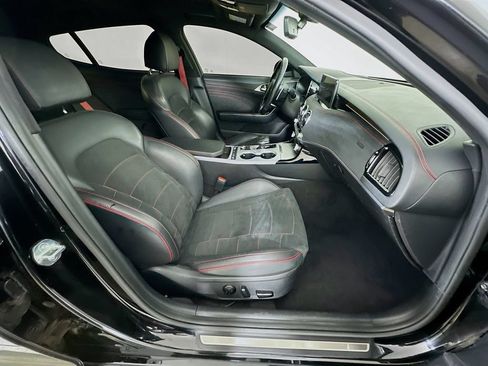 Used 2023 Kia Stinger GT2 RWD image 7