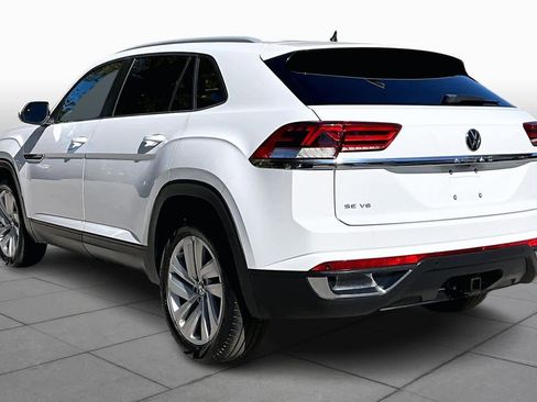 Used 2020 Volkswagen Atlas Cross Sport SE w/ Towing Package image 12