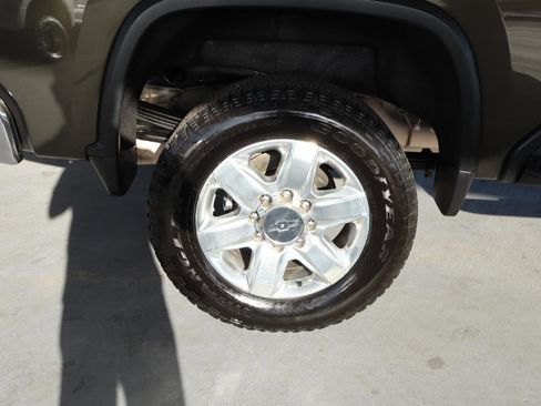 Used 2023 Chevrolet Silverado 2500 LTZ image 5