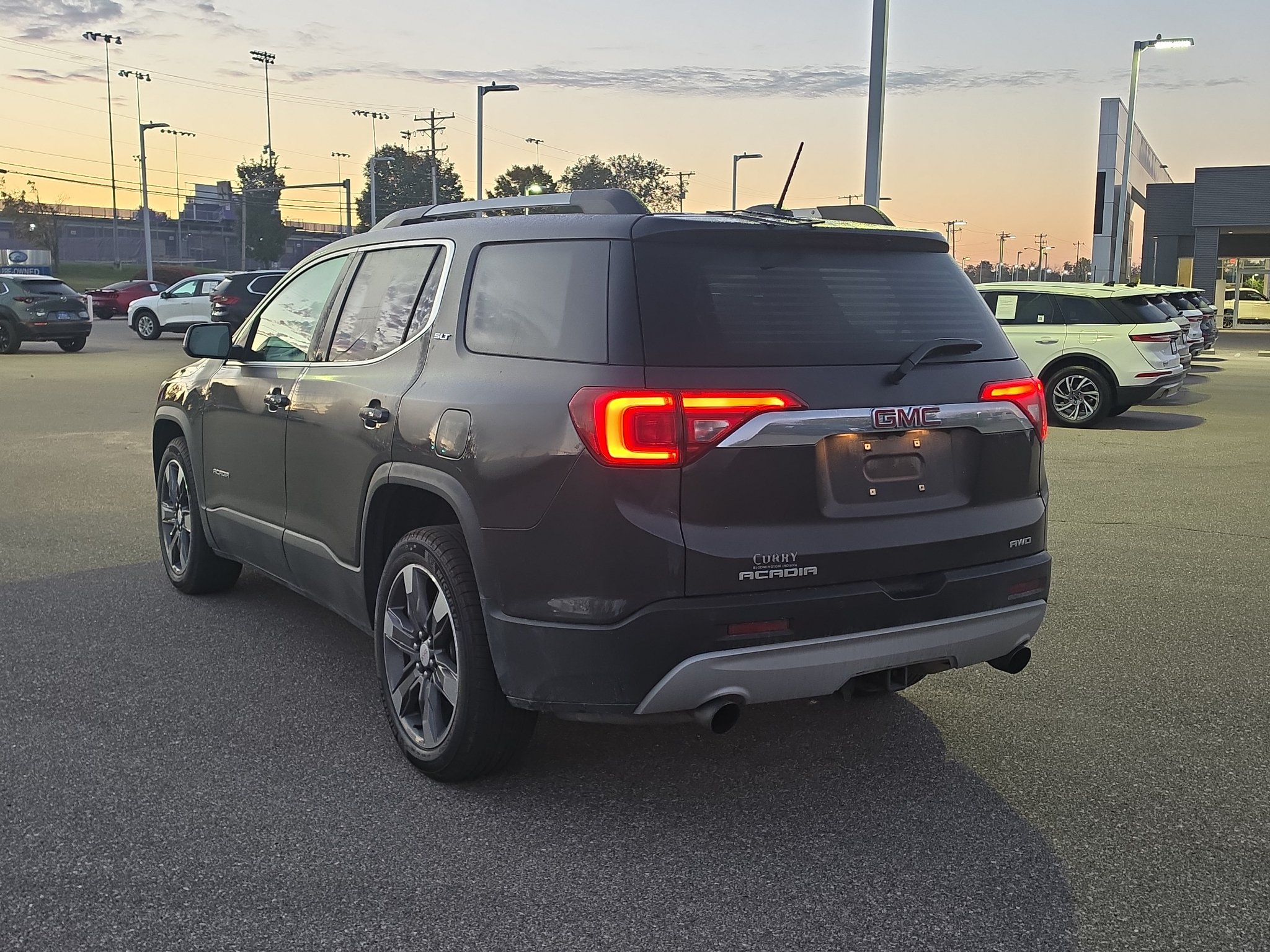 Used 2017 GMC Acadia SLT AWD/4WD image 5