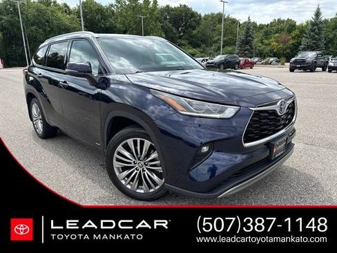 Used 2023 Toyota Highlander Platinum AWD/4WD image 1