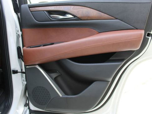 Used 2019 Cadillac Escalade Luxury image 18