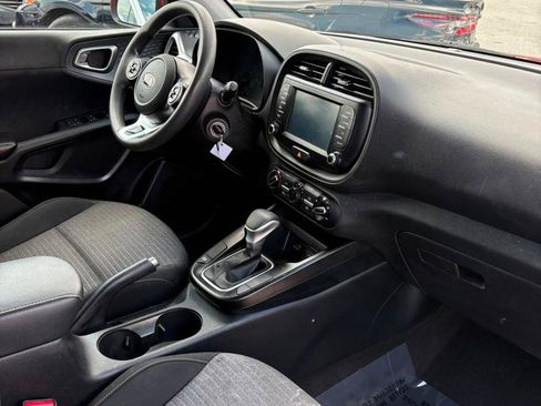 Used 2021 Kia Soul S FWD image 17