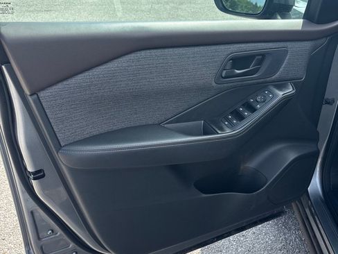 Used 2022 Nissan Rogue S FWD image 10