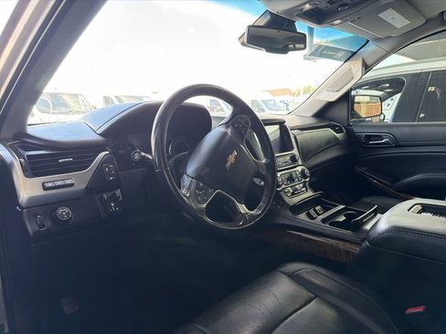 Used 2020 Chevrolet Suburban Premier RWD image 6