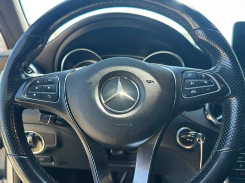 Used 2019 Mercedes-Benz GLA 250 4MATIC image 17