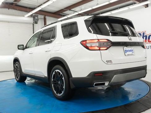 New 2026 Honda Pilot Touring image 7