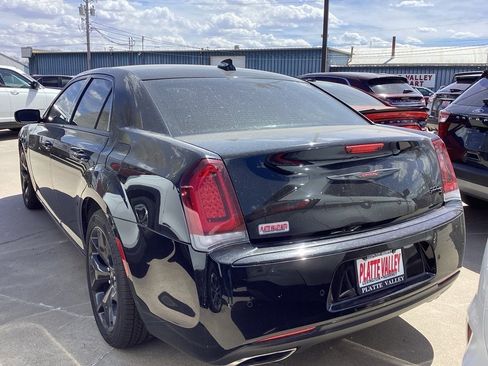 Used 2021 Chrysler 300 S image 3